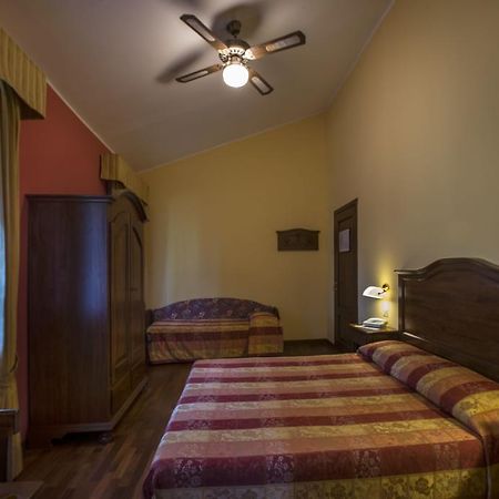 La Torre Ai Mari Hotel Sarteano Luaran gambar
